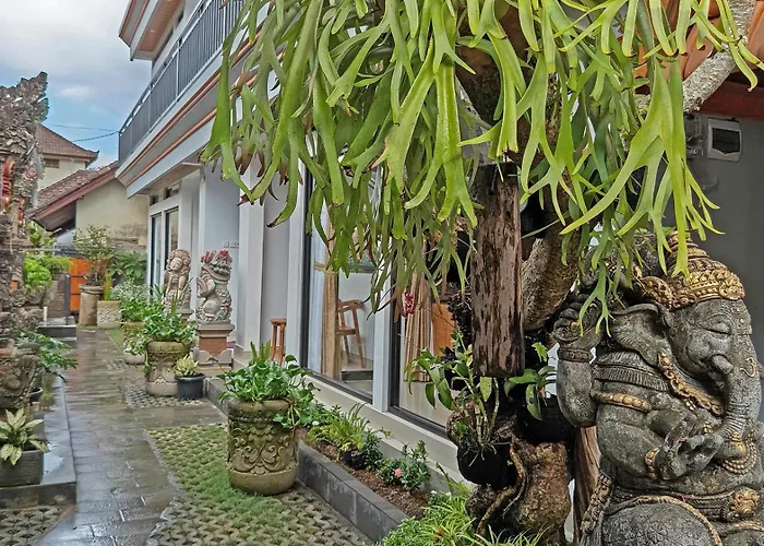 Mahaguna * Ubud